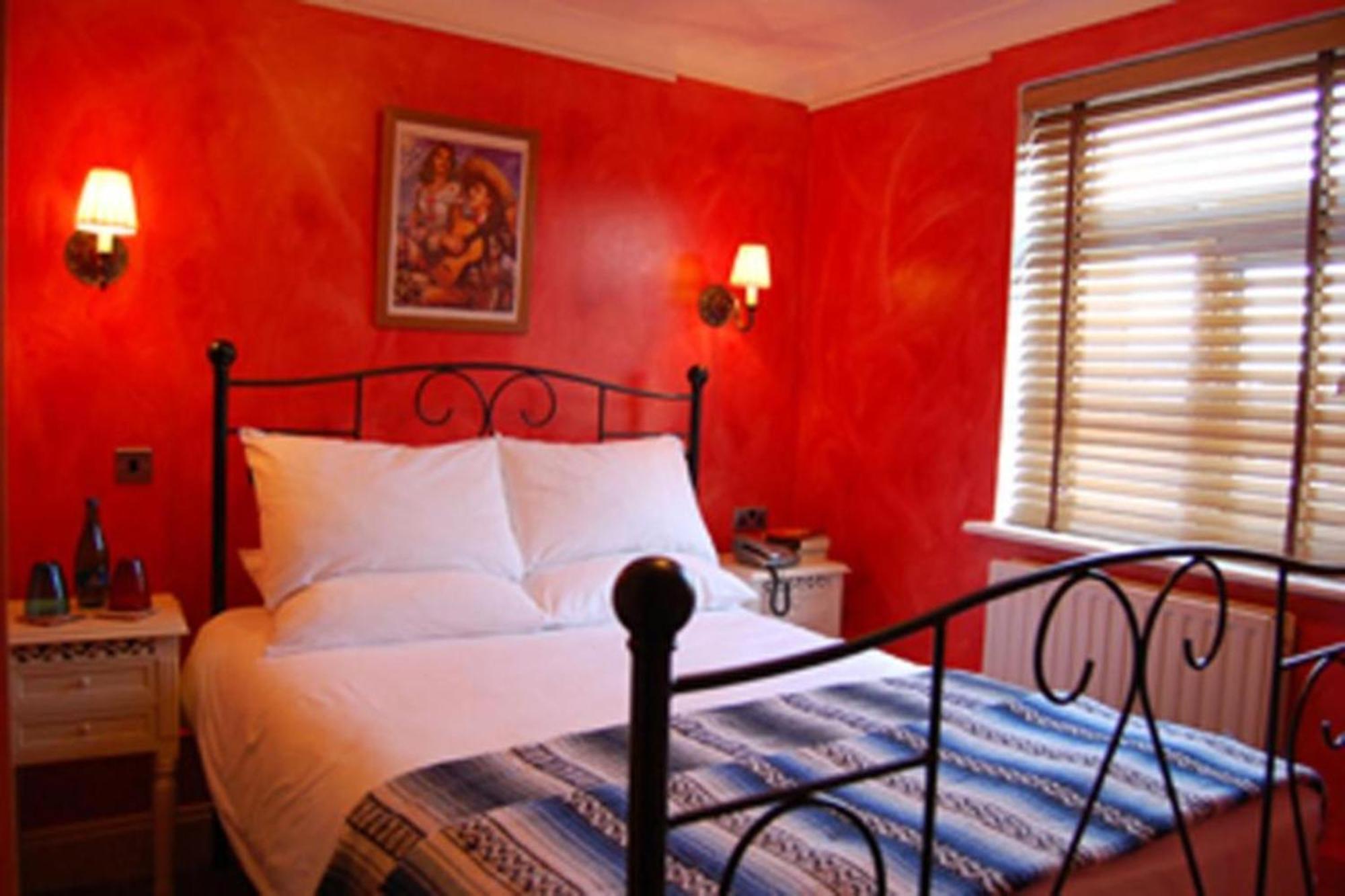 Отель Dancenter South London Camberwell Экстерьер фото