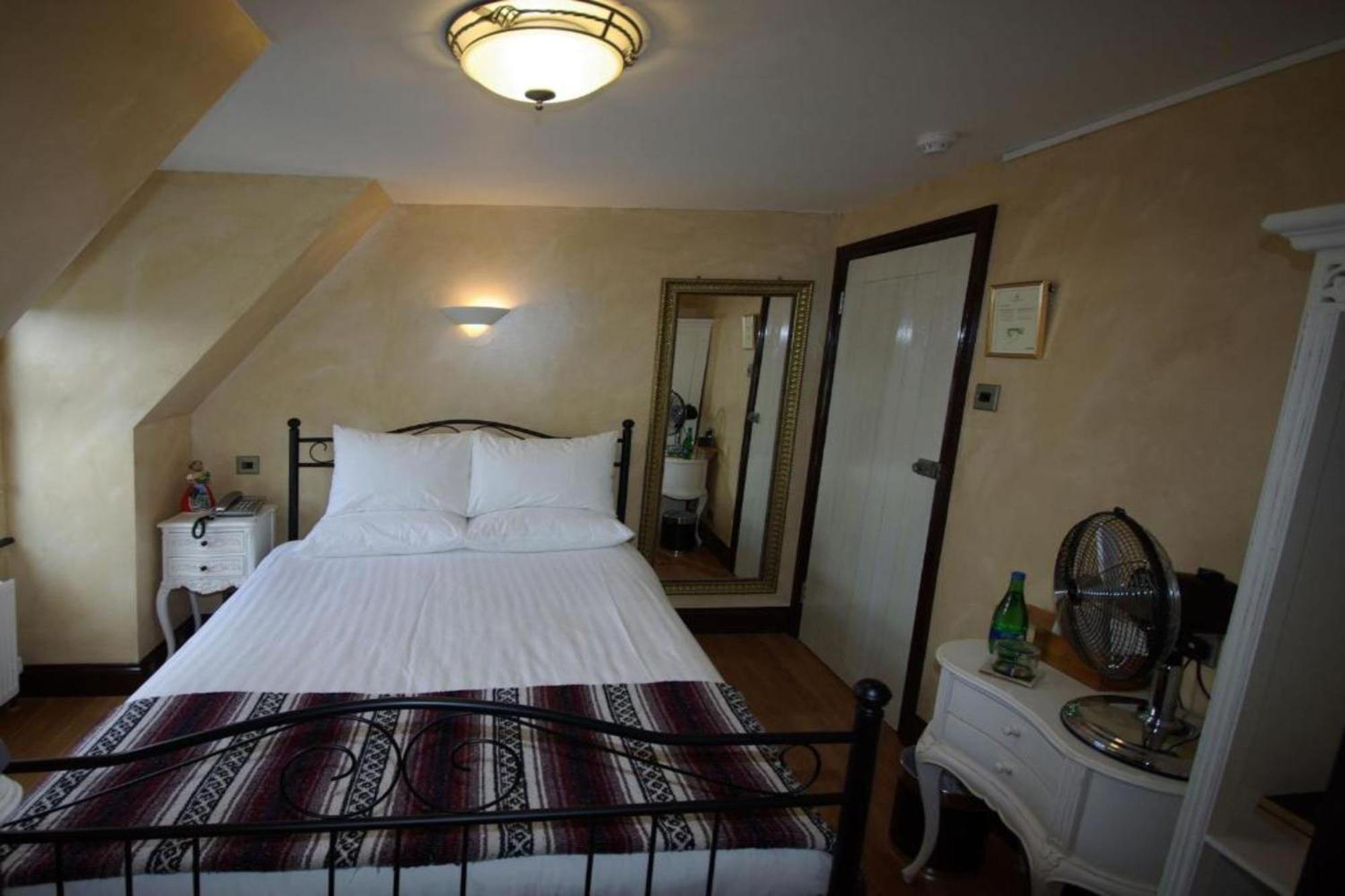 Отель Dancenter South London Camberwell Экстерьер фото
